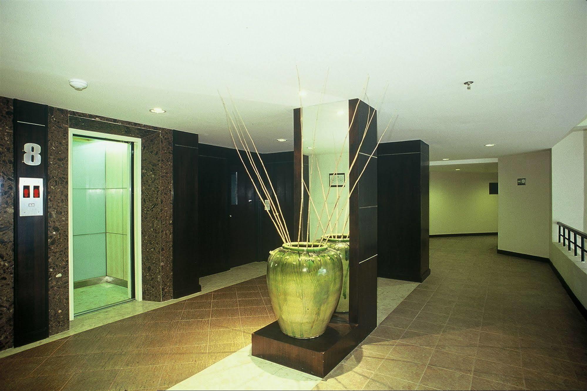 Gardengrove Suites Μπανγκόκ Εξωτερικό φωτογραφία